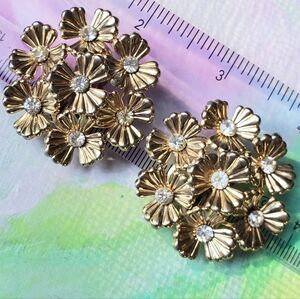 Vintage Daisy Cluster Earrings Clip On 60s ks